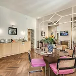 Apartment Piazza Venezia Luxe *