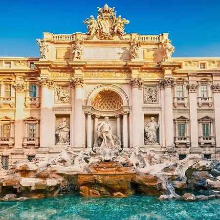 Piazza Venezia Luxe Apartment