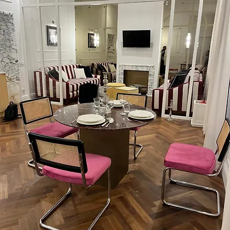 Piazza Venezia Luxe דירה