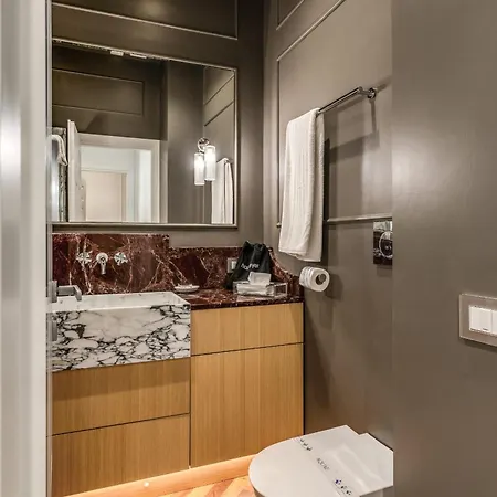 Piazza Venezia Luxe Апартаменты *
