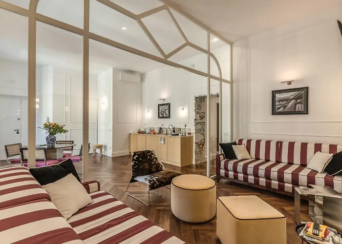 Piazza Venezia Luxe Apartament *