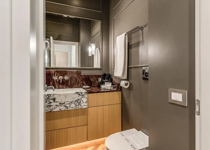 Piazza Venezia Luxe Apartament *