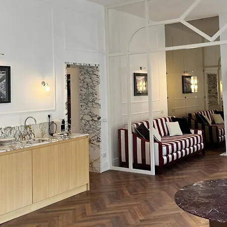 Piazza Venezia Luxe روما